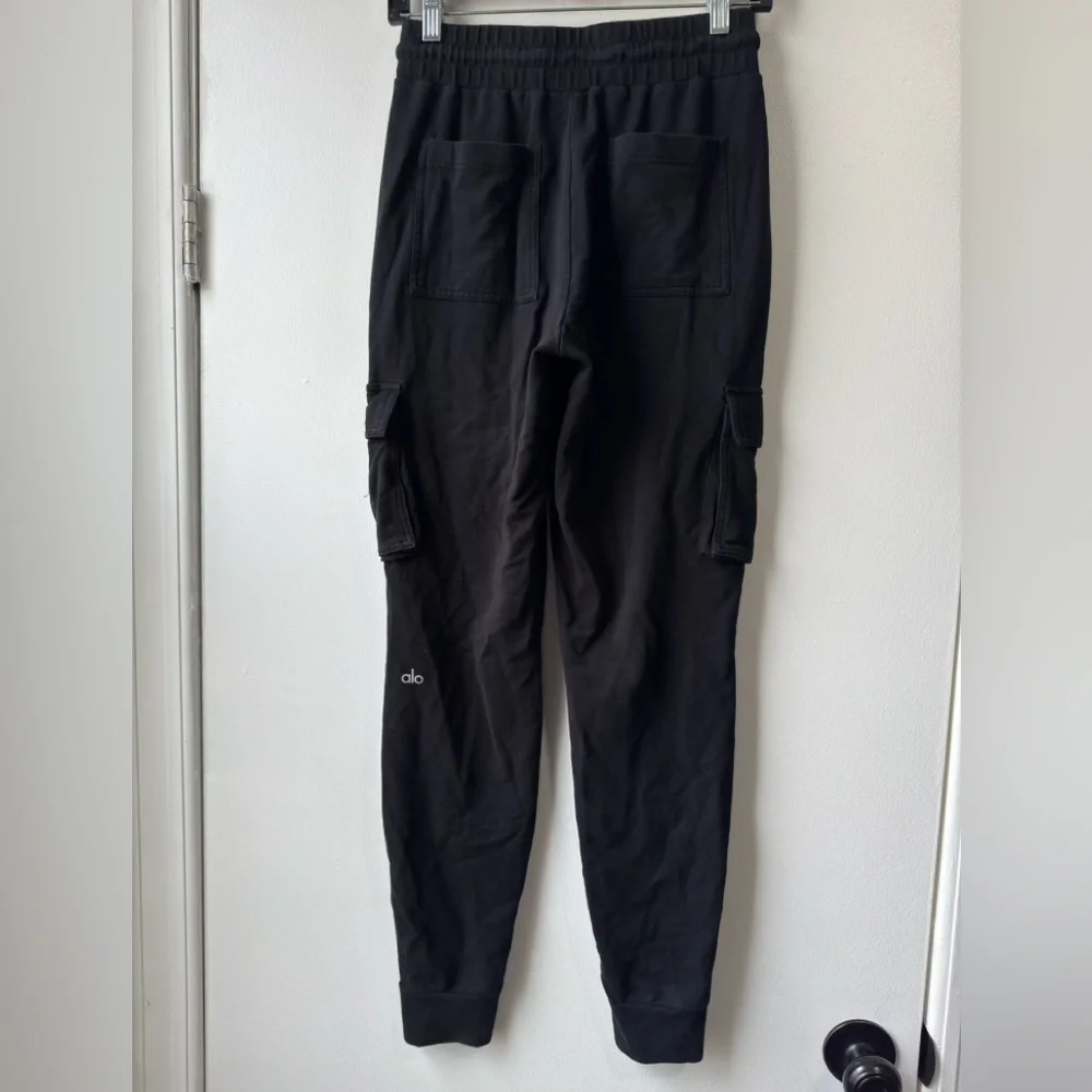 ALO Yoga stylish black